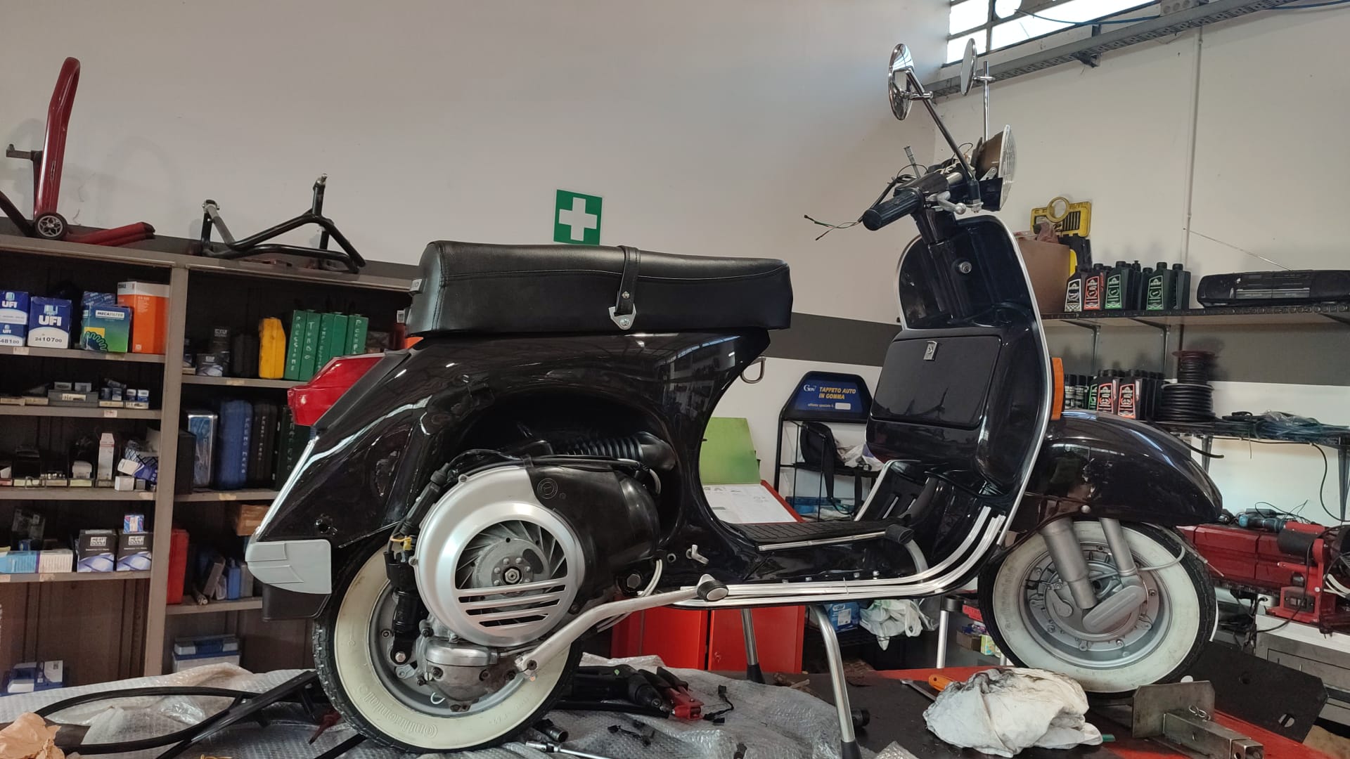 Assemblaggio Vespa PX 3