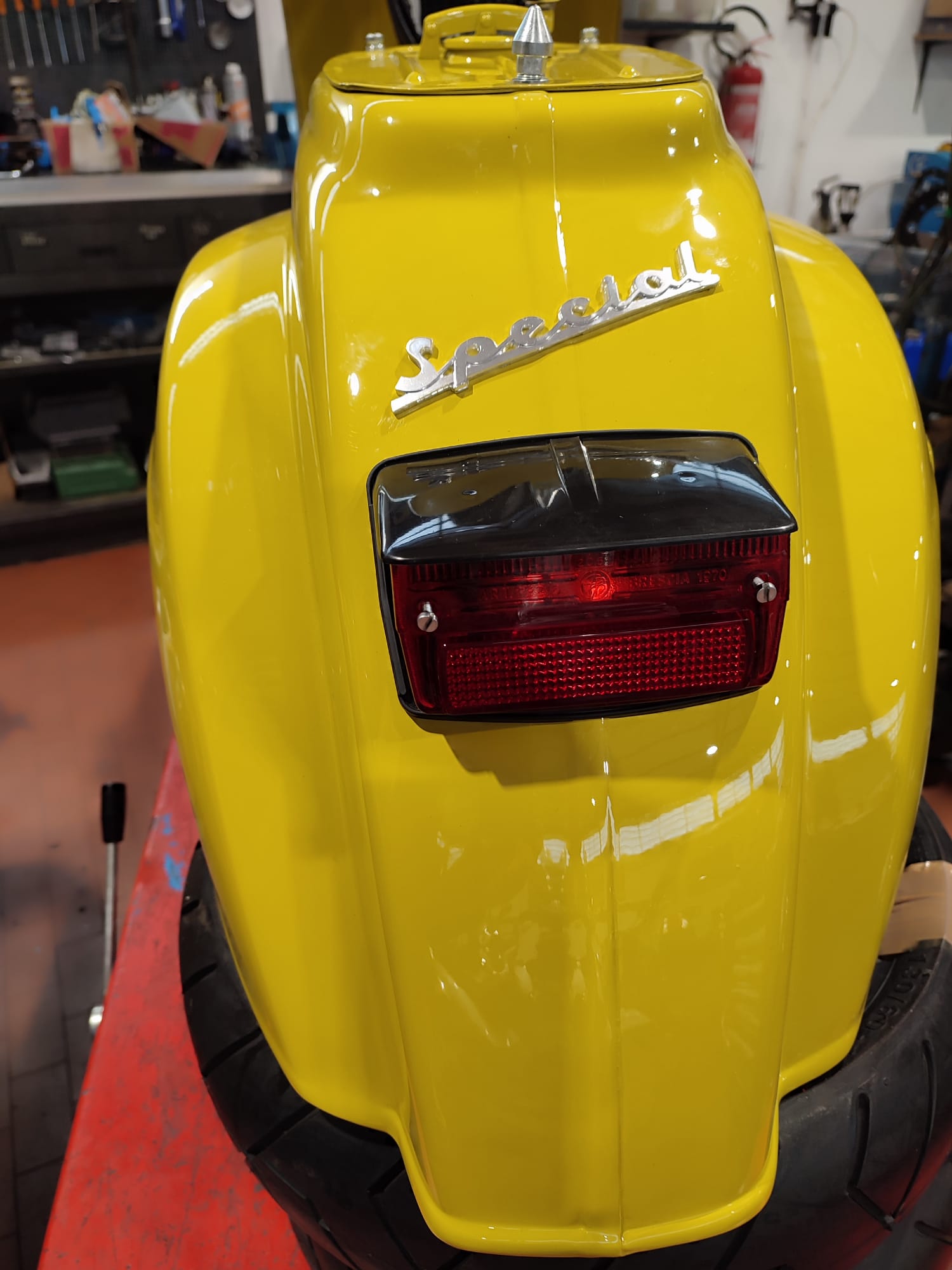 Vespa Special 2